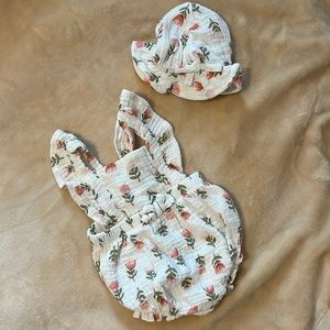 Emily and Oliver size 0-3 months.